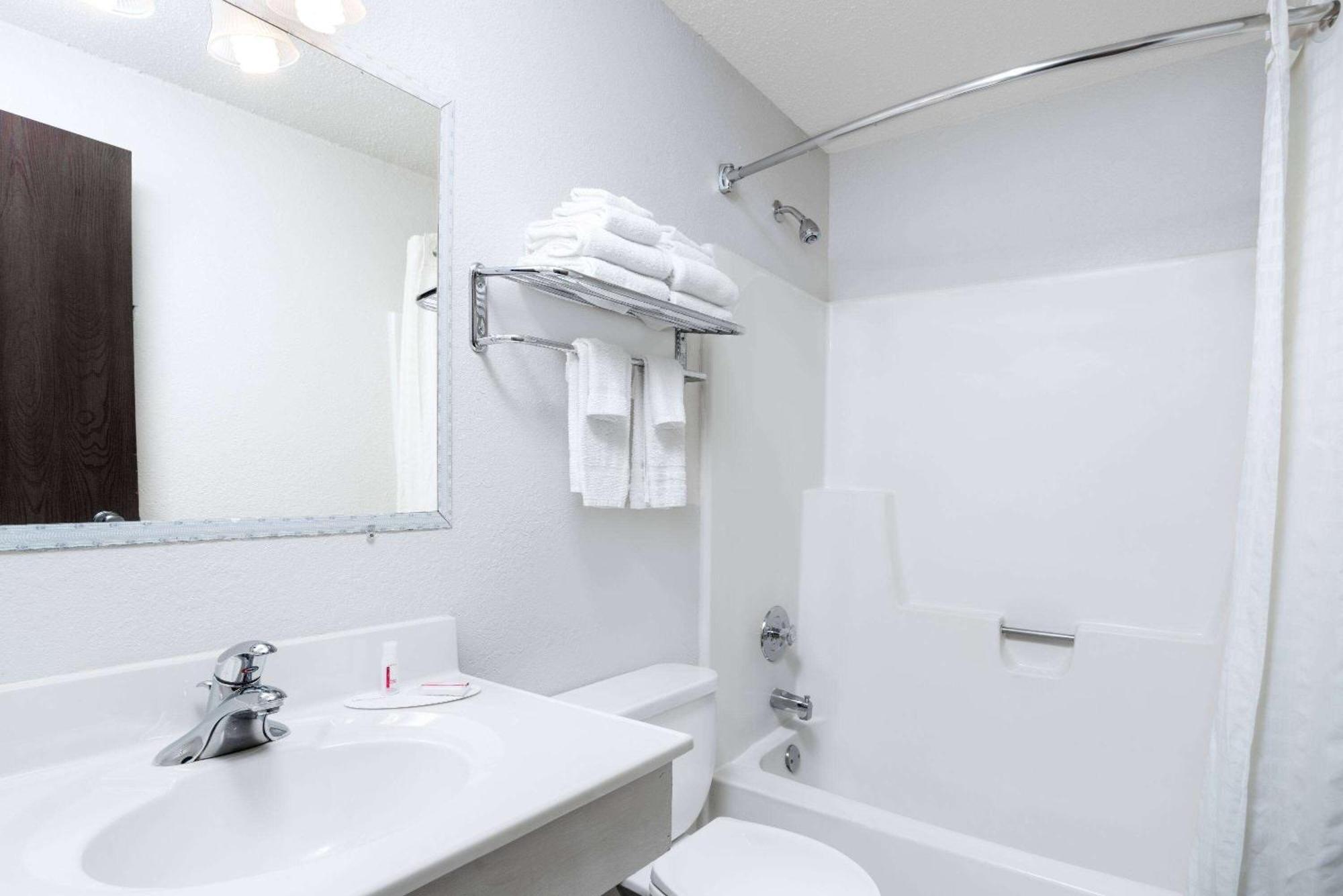 Super 8 By Wyndham Winona Mn Motel Ngoại thất bức ảnh